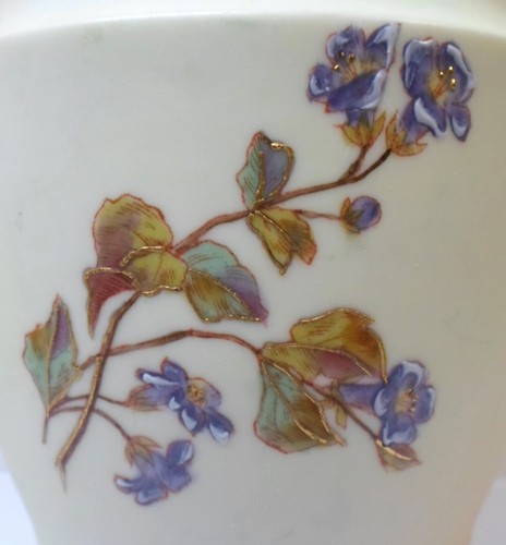 Antique ROYAL RUDOLSTADT VASE - FLOWERS & BERRIES 2 Gold Handles Hand Painted RW - Picture 6 of 10