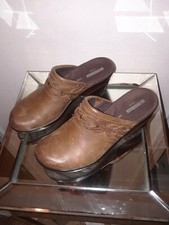 WOMANS BROWN LEATHER SHOES BY CLARKS COLLECTION