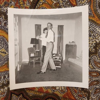VTG 50s Snapshot Photo Young Couple Dancing In The Living Room Love 1950s