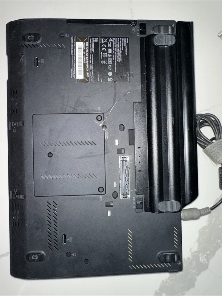 Lenovo ThinkPad X220 12.5in. (320GB, Intel Core i5 2nd Gen., 2.5GHz, 4GB)... - Image 3 of 4