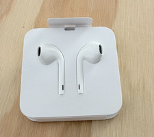 NEW Original Apple Lightning Earphones Headphones For iPhone