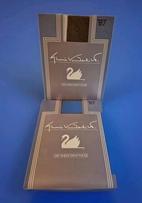 2 NEW Gloria Vanderbilt SZ A Suntan  DAY SHEER Pantyhose Stockings RN 73960