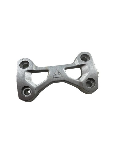 TRIUMPH STREET TRIPLE 765 RS R HANDLEBAR YOKE CLAMP RISERS T2045876 OEM