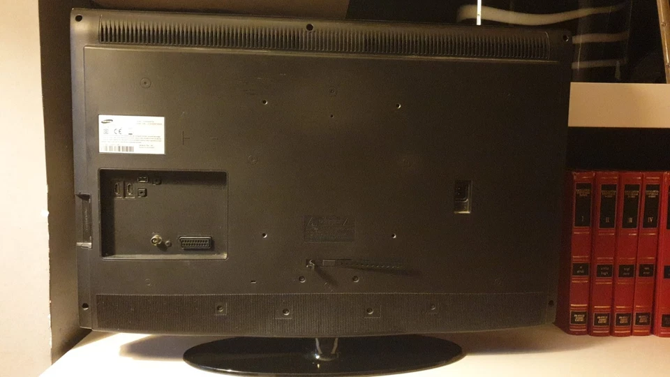 TV SAMSUNG LE32D400E1W  32 POLLICI CON STAFFA - Immagine 2 di 4