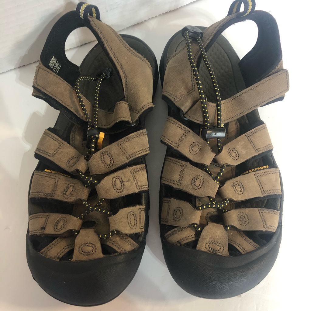 Sandali sportivi Keen da uomo Newport Premium in pelle marrone con coulisse elastica 5