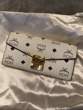 Authentic MCM Patricia Visetos Wallet Without Chain In Off White