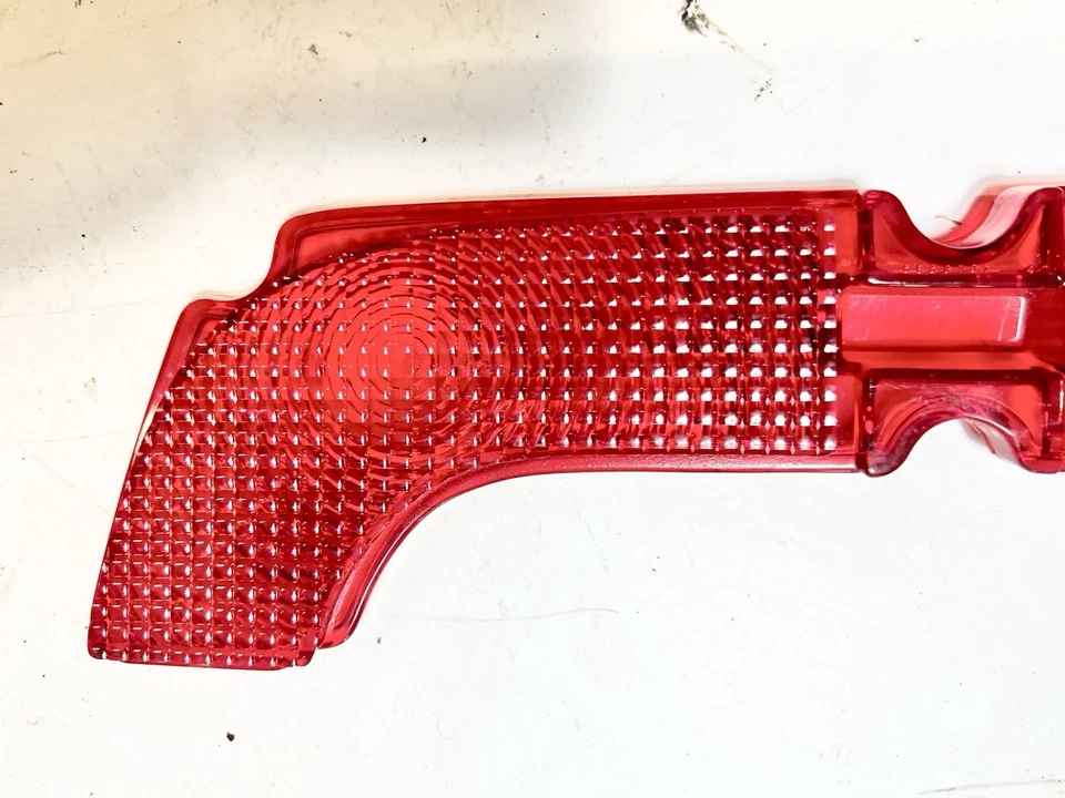 Luz trasera Len NOS GM Guide 1967 Pontiac Catalina 2+2 Executive 421 Foto 3 de 4