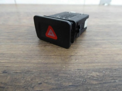 VW Bora Golf 4 Schalter Warnblinkanlage Warnblinkschalter 1J0953235A