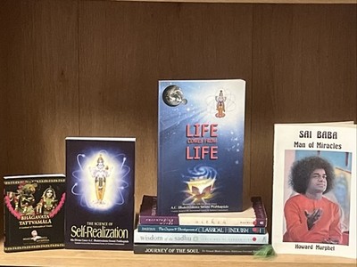 Books on Mysticism & Spirituality, lot of 8, Sadhu, Sai Baba, Hindu Mysticism