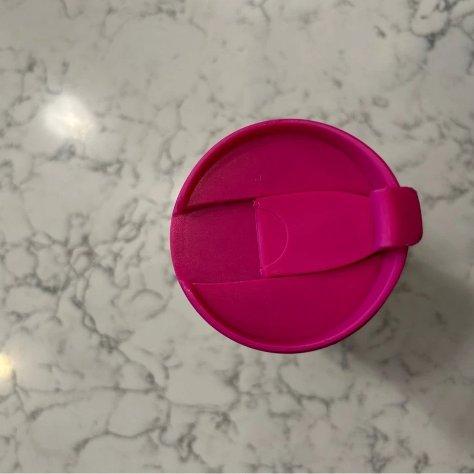 Taza vaso térmico de viaje Lilly Pulitzer 16 oz Gimme alguna pierna oro rosa flamenco Foto 4 de 4