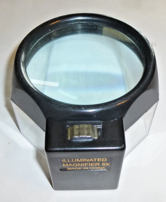 Illuminated Desktop Magnifier 5X Magnification Reading Crafts Hobbies no light
