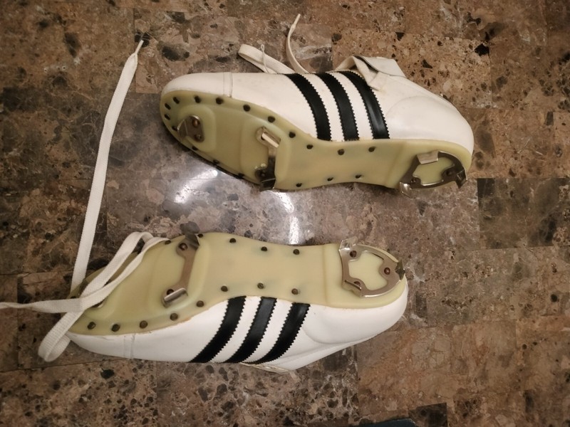 Adidas vintage girls 400 Slugger white 1970s cleats (unused with box) size 7