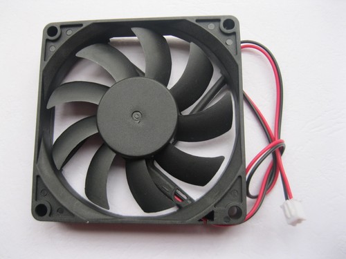 6 Stück bürstenlos DC Kühlgebläse 9 Klinge 12V 8015S 80x80x15mm 2-Draht Hülsenlager - Bild 4 von 5