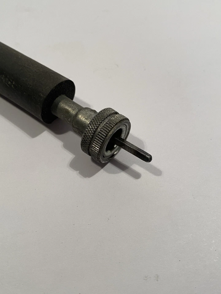 Preowned SPEEDOMETER CABLE OFF CLUSTER W116 Mercedes 300SD 450SE 450SEL 280S SE - Image 2 of 4