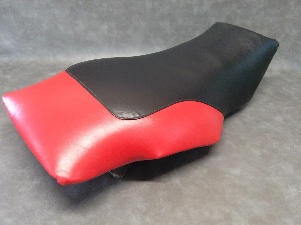 Polaris Trail boss Seat Cover 350 350L 1990-1993   2-TONE BLACK & RED  Foto 2 de 4