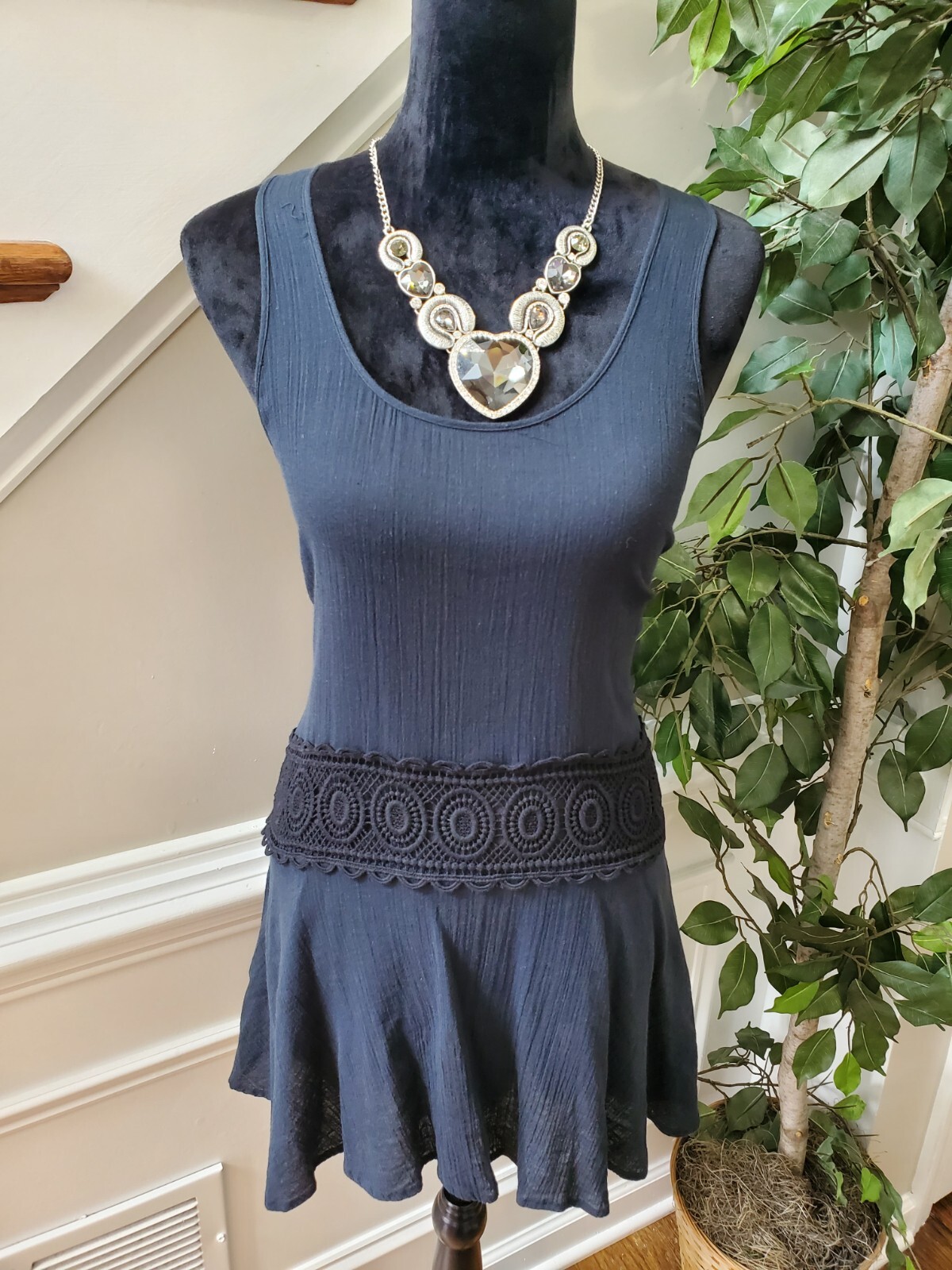 LA Blanca Women's Solid Black Polyester Sleeveles… - image 2