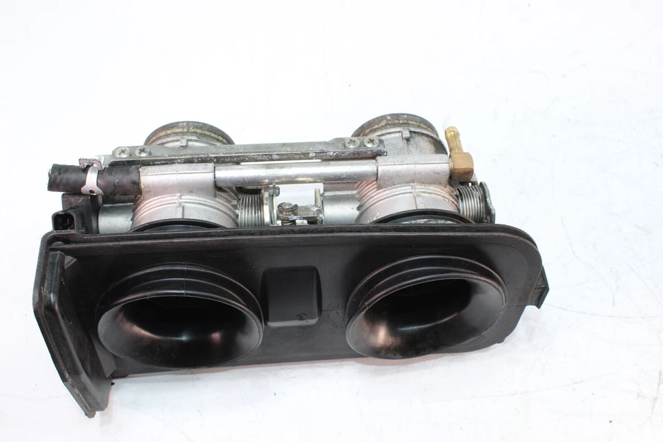 Ski-doo Summit X 800r Power Tek 2011 154 pulgadas inyectores de combustible principales cuerpos de acelerador Foto 4 de 4