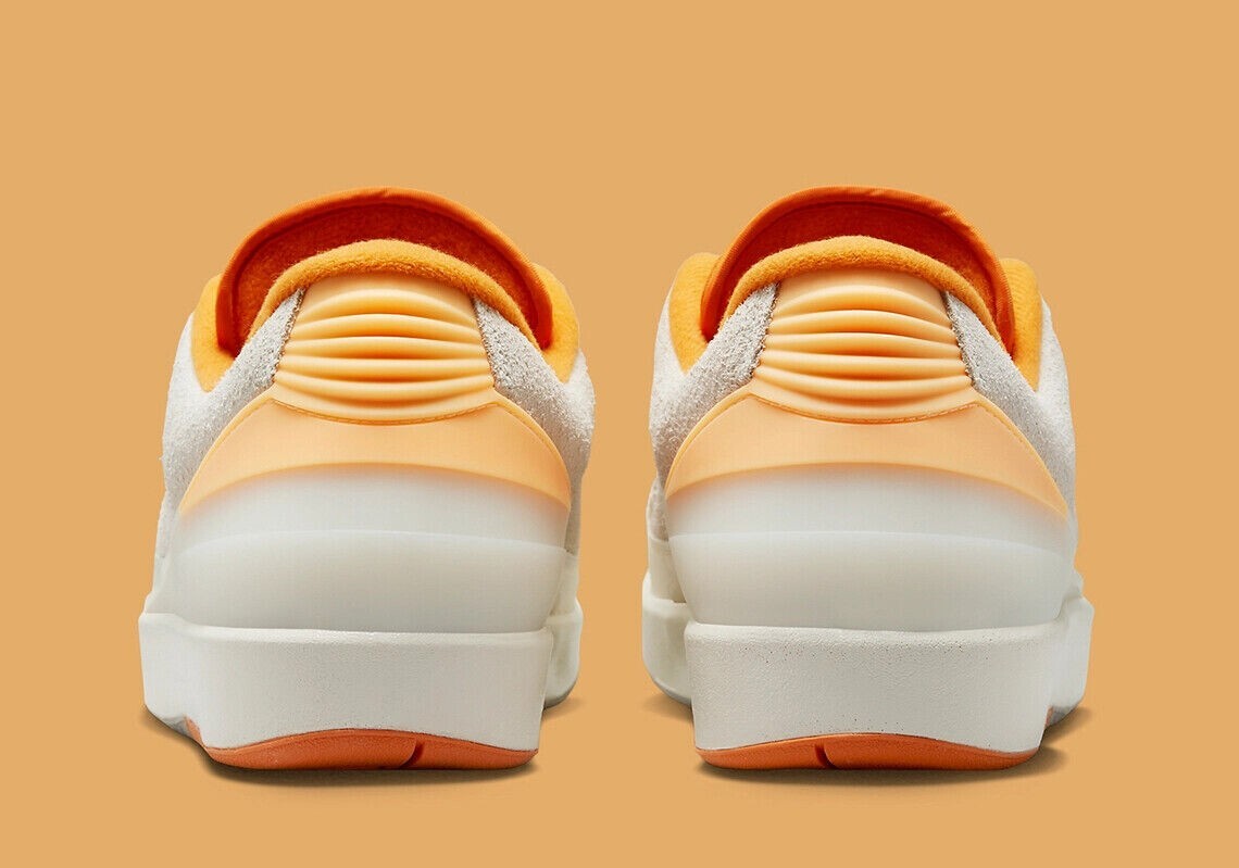 Air Jordan 2 Retro Low Men's Size 10.5 Sail/Melon Tint-Light Curry