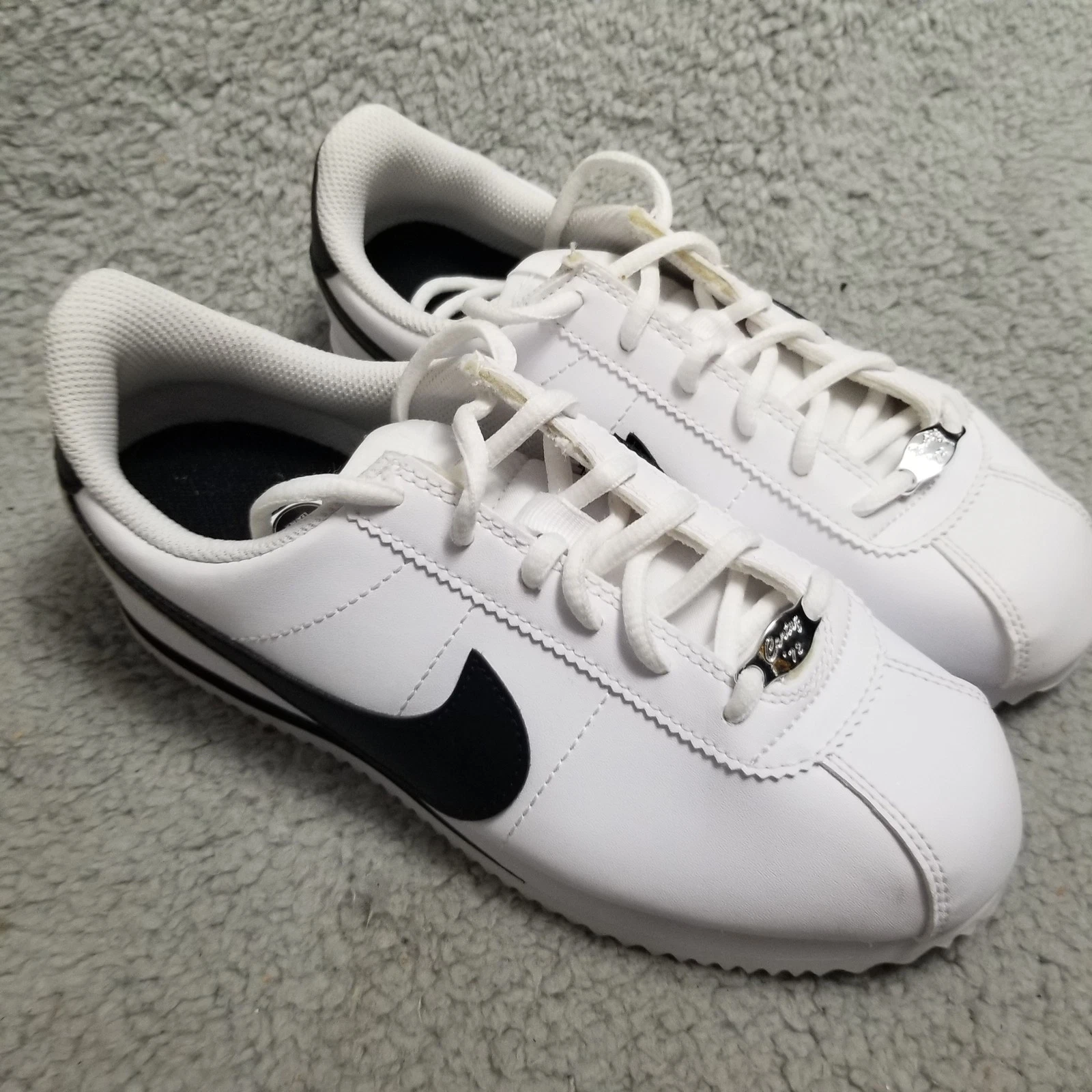 Scarpe Nike Cortez Basic da uomo taglia 5Y classiche da corsa in pelle 904764 102