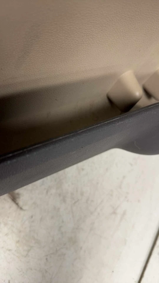 08-09 FORD TAURUS X FRONT DOOR TRIM PANEL NO SWITCHES NO HANDLE - Image 3 of 4