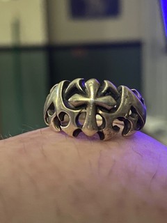 Unisex gothic cross 925 sterling silver ring size 9. Nearly 11 grams.