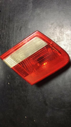 BMW 3 (E46) 2004 Heckklappe Rückleuchte links (Beifahrerseite) 8368759