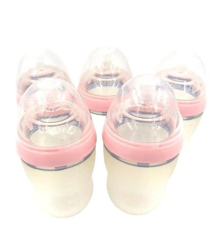 Comotomo Pink Baby Bottles 5 oz 8 oz LOT Silicone Covers Nipples Fast Handles - Picture 3 of 4