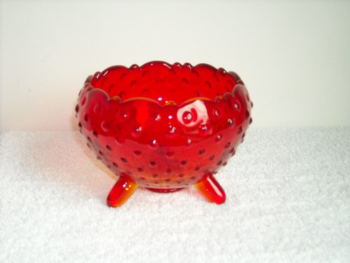 Jarrón vintage L.E Smith rojo ámbar hobnail rosa cuenco base de 3 patas borde festoneado - Imagen 6 de 6