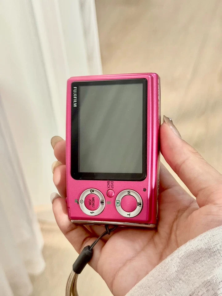 FUJIFILM FinePix Z20fd Pink 10.0MP 3x Optical Zoom Digital Camera English - Image 3 of 4