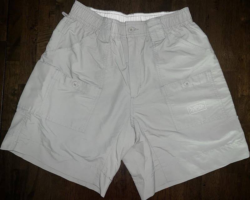 AFTCO Gray Cargo Fishing Shorts Men’s Size 30 Elastic Waist Button Closure