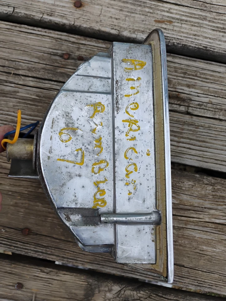 Luz trasera izquierda AMC Rambler American 1967-1969 carcasa original de fábrica OEM Foto 4 de 4