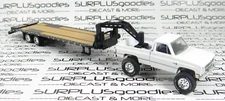 Greenlight 1:64 LOOSE LIFTED White 1986 CHEVROLET SILVERADO w/Gooseneck Trailer
