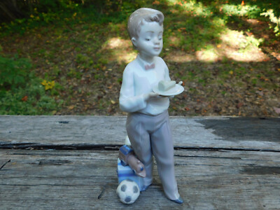 Vintage LLadro 05877 Guest of Honor Nino Con Tarta  Mint in Box