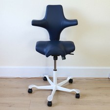 HAG Capisco 8106 Ergonomic Saddle Black 