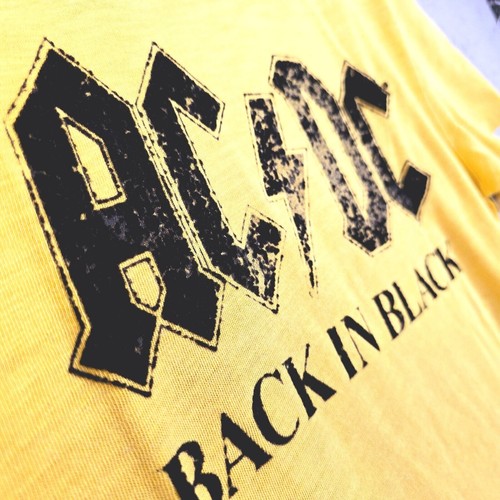 Lucky Brand ACDC Shirt Mens Small Yellow Casual BACK IN BLACK Music Rock NWT - Picture 3 of 14