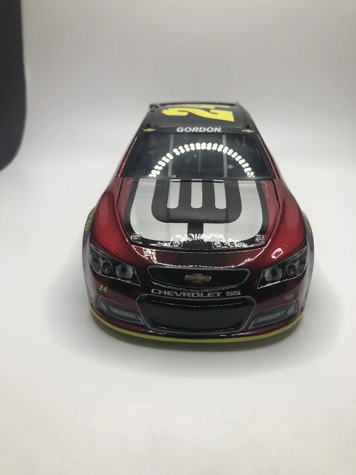 RCCA ELITE Jeff Gordon #24 Drive To End Hunger 2014 Chevy SS 1:24 - Image 2 of 4