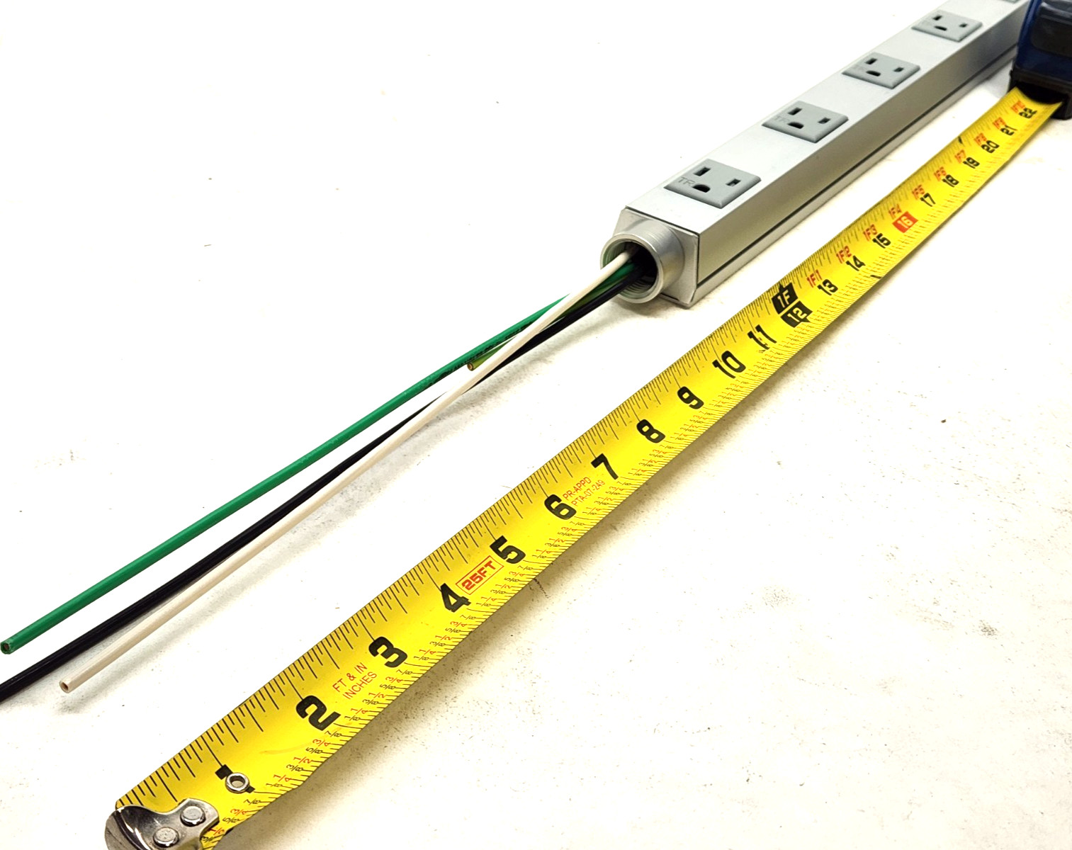 NEW - Legrand Wiremold #V20185 Plugmold Wire-Ended 6 Multi-Outlet Strip TR