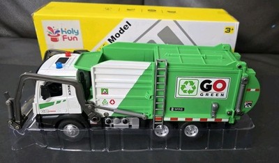 Holyfun Garbage Truck Toy 1:16 Recycling Vehicle Boxed CRACKED WINDSHIELD Read
