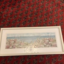 Impresión artística paisaje marino enmarcada Laura Ashley, rosa apagado, verde, azul, veleros