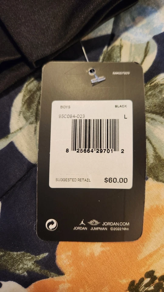 全新 Nike Air Jordan Therma Fit 男孩 青少年 大号 12-13 岁 连帽衫 60 美元 — 第 4/4 张图片