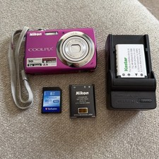 Pink Nikon COOLPIX S220 digital camera READ 