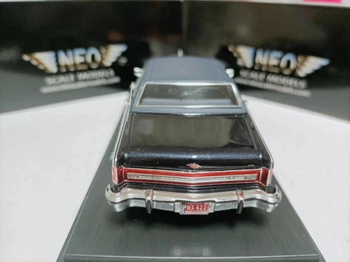 Neo 1/43 Lincoln Continental Town Car 1978 Dark Blue #44422 PandaVia-Model - Picture 6 of 7