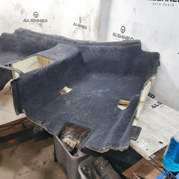 Capa carpete traseira preta 2016 Mercedes-Benz C300 205-680-09-06-9H42 fabricante de equipamento original - Imagem 2 de 4