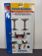 Life Like Trains STATION ACCESSORIES 1142 O Scale Railroad Layout Figure Set