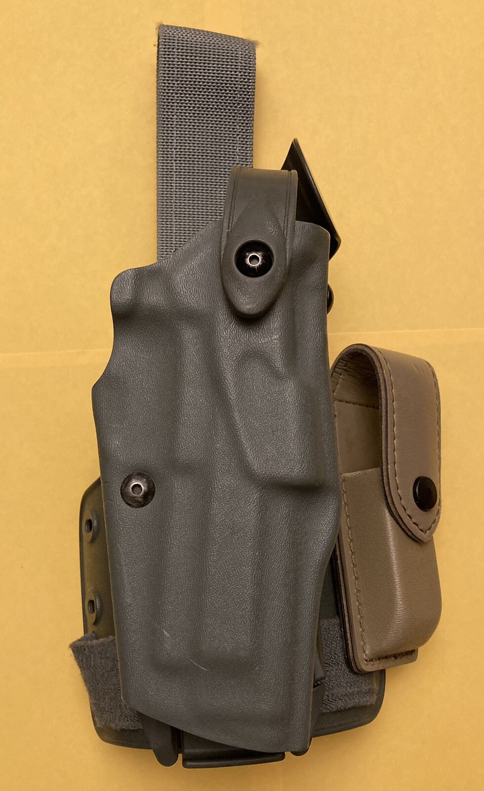 Safariland Beretta Drop Leg Holster 6304-73 Ber-92 4009 & Leather Mag Holder-image