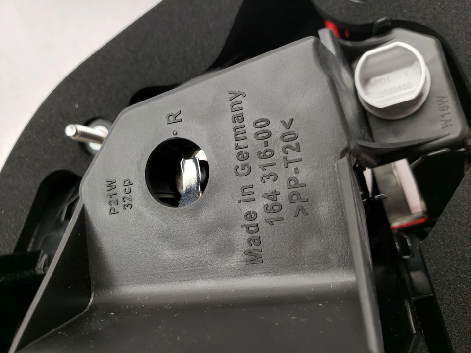 Lanterna traseira 63217361594 BMWS 528i xDrive/535i xDrive - Imagem 4 de 4