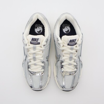 Veiled Dash ( P25 Omnidex Silver ) 2枚 FD0884-025 Nike Zoom Vomero 5 Chrome Photon Dust Metallic Silver