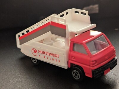 INCREDIBLE NORTHWEST AIRLINES STAIR TRUCK DIECAST CAB, LIFE-LIKE COLLECTORS ITEM
