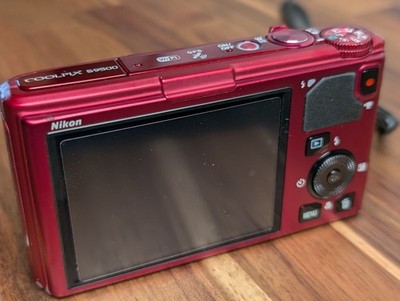 N MINT Nikon COOLPIX S9500 Digital Camera silver 18.1MP 22x zoom