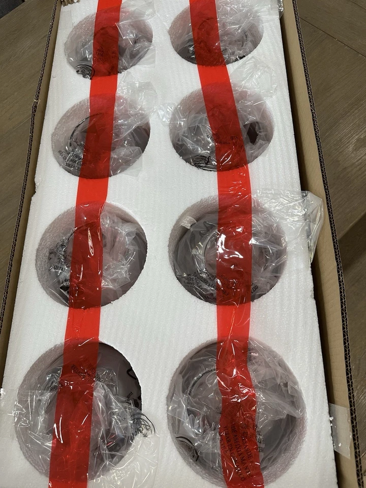 Lámpara de araña West Elm de vidrio escalonado de 8 luces bronce antiguo y plata Foto 2 de 4